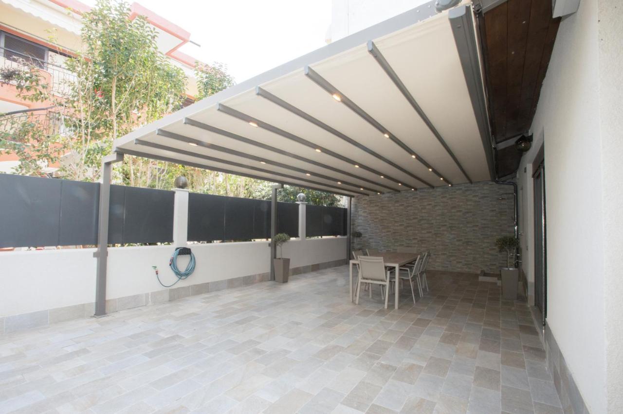 Dolphin Villa Peraía Dış mekan fotoğraf